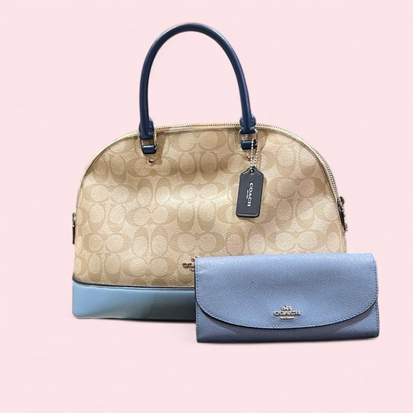 Coach - Picture 13 of 13